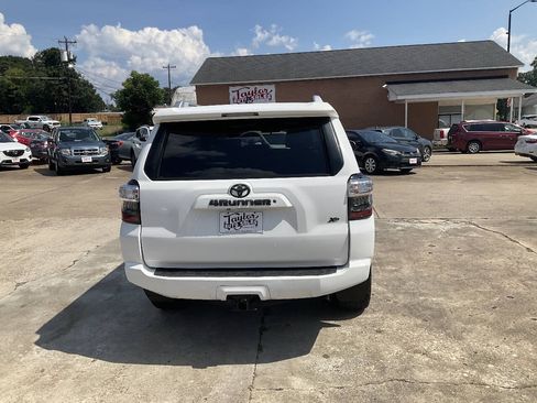 Used 2016 Toyota 4Runner SR5 RWD image 4