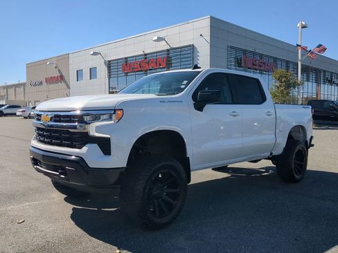 Used 2025 Chevrolet Silverado 1500 LT w/ Work Truck Package image 8