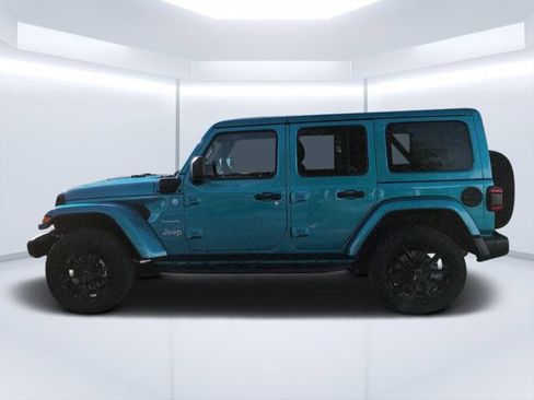 Used 2024 Jeep Wrangler Unlimited Sahara w/ Technology Group AWD/4WD image 6