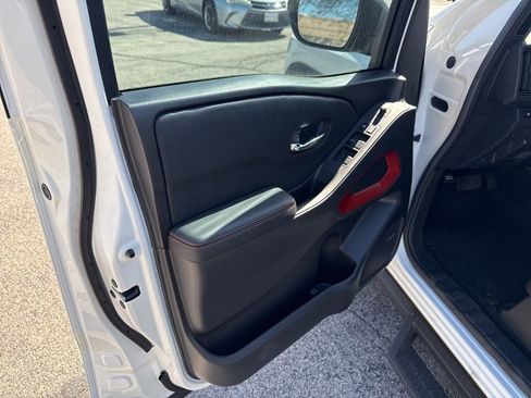Used 2025 Nissan Frontier Pro-X w/ Pro Convenience Package image 18