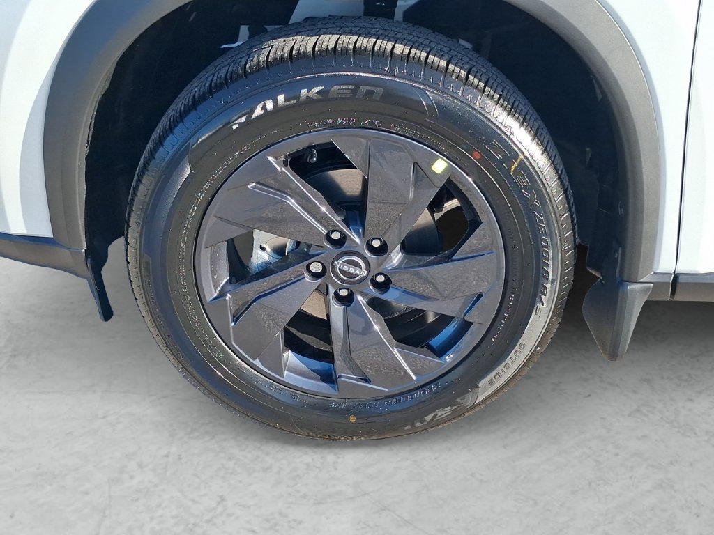 New 2026 Nissan Rogue SV w/ Cold Weather Package FWD image 24