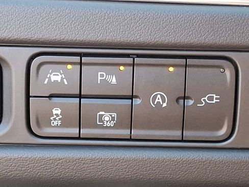 Used 2022 GMC Yukon XL SLT w/ SLT Luxury Package AWD/4WD image 28