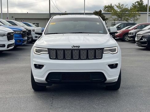 Used 2022 Jeep Grand Cherokee Laredo X AWD/4WD image 8