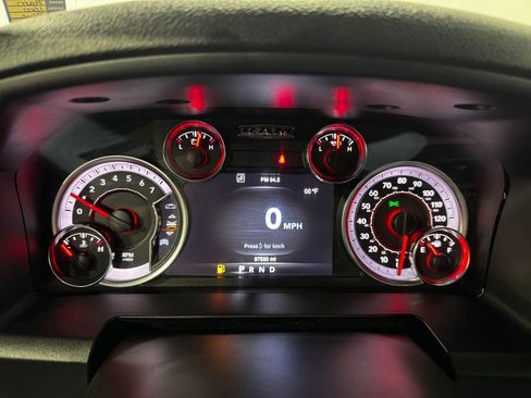 Used 2022 RAM 1500 Classic Warlock AWD/4WD image 7