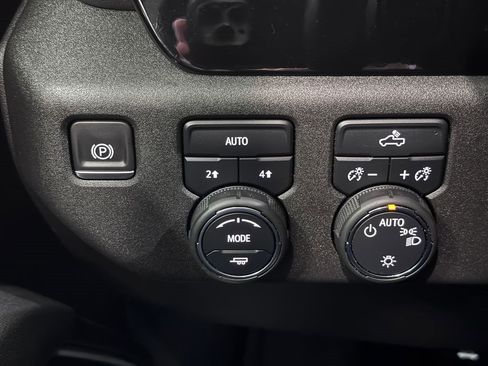 Certified 2022 Chevrolet Silverado 1500 LT image 22