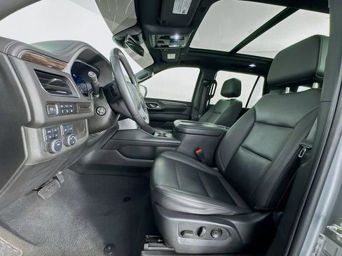 Used 2023 Chevrolet Tahoe Z71 w/ Luxury Package AWD/4WD image 12