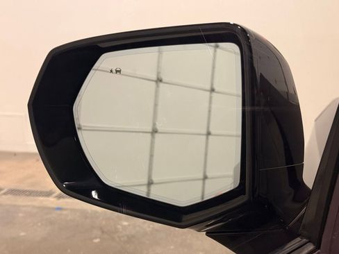 Used 2022 Chevrolet Suburban LT w/ Luxury Package image 13