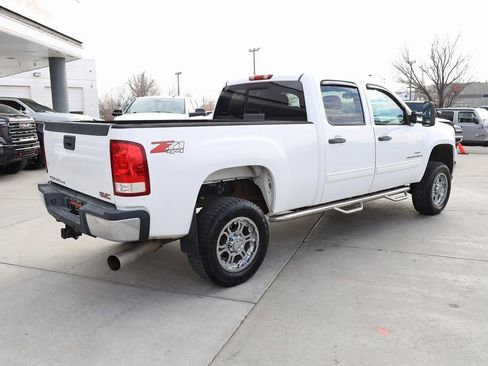 Used 2008 GMC Sierra 2500 SLE w/ Z71 Off-Road Package image 6
