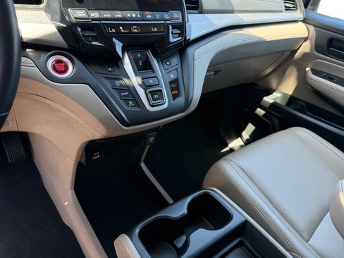 Used 2023 Honda Odyssey EX-L image 13