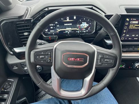 Used 2023 GMC Sierra 1500 SLE image 10