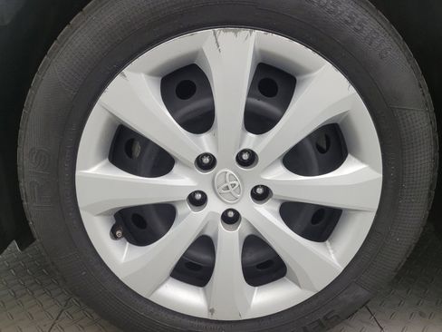 Used 2021 Toyota Corolla LE FWD image 31