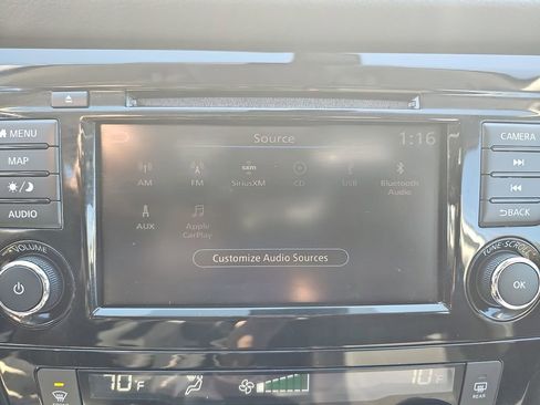 Used 2020 Nissan Rogue SV w/ Premium Package image 25