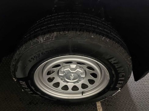 Used 2023 Chevrolet Colorado W/T image 12