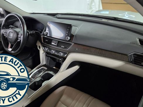 Used 2018 Honda Accord Touring image 44