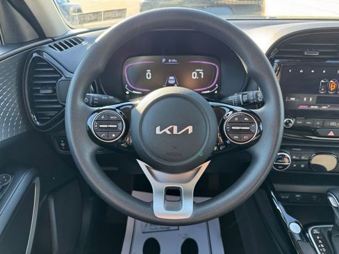 Used 2023 Kia Soul S FWD image 15