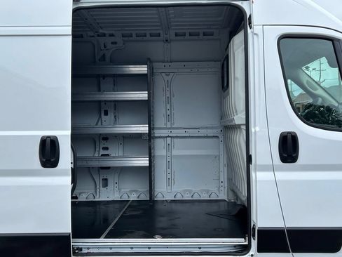 Used 2024 RAM ProMaster 2500 FWD image 11