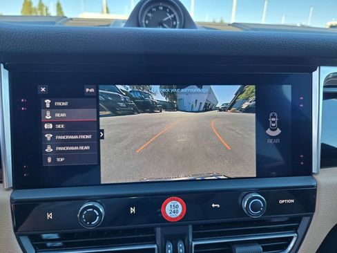 Used 2023 Porsche Macan AWD/4WD image 11