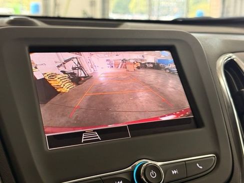 Used 2024 Chevrolet Equinox LT FWD image 19