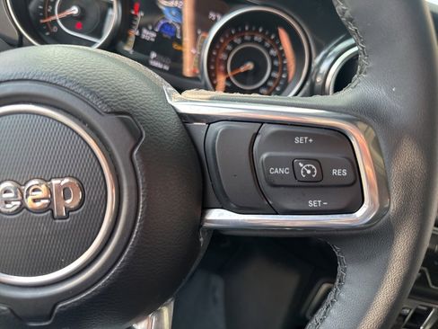 Used 2023 Jeep Wrangler Altitude image 32