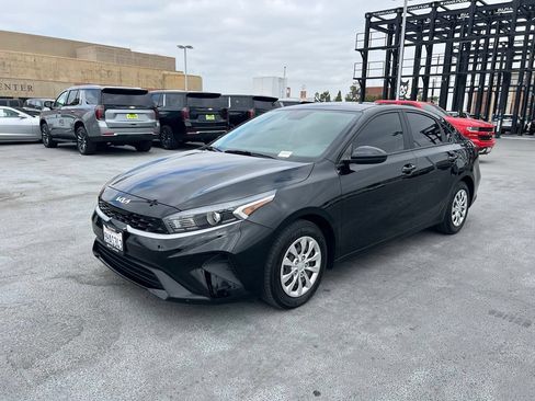 Used 2023 Kia Forte LX FWD image 1