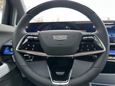 New 2026 Cadillac Optiq Luxury 1 image 24