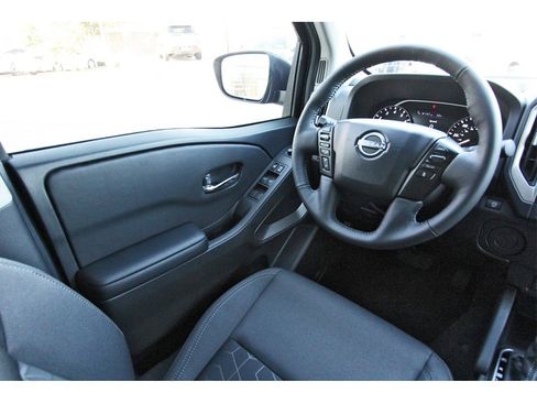 New 2026 Nissan Frontier SV image 6