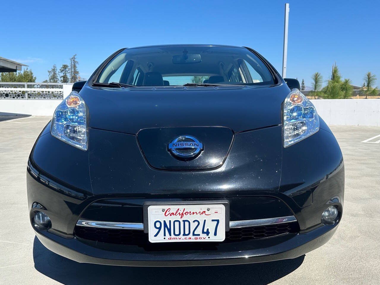 Used 2017 Nissan Leaf SL w/ Premium Package FWD image 6