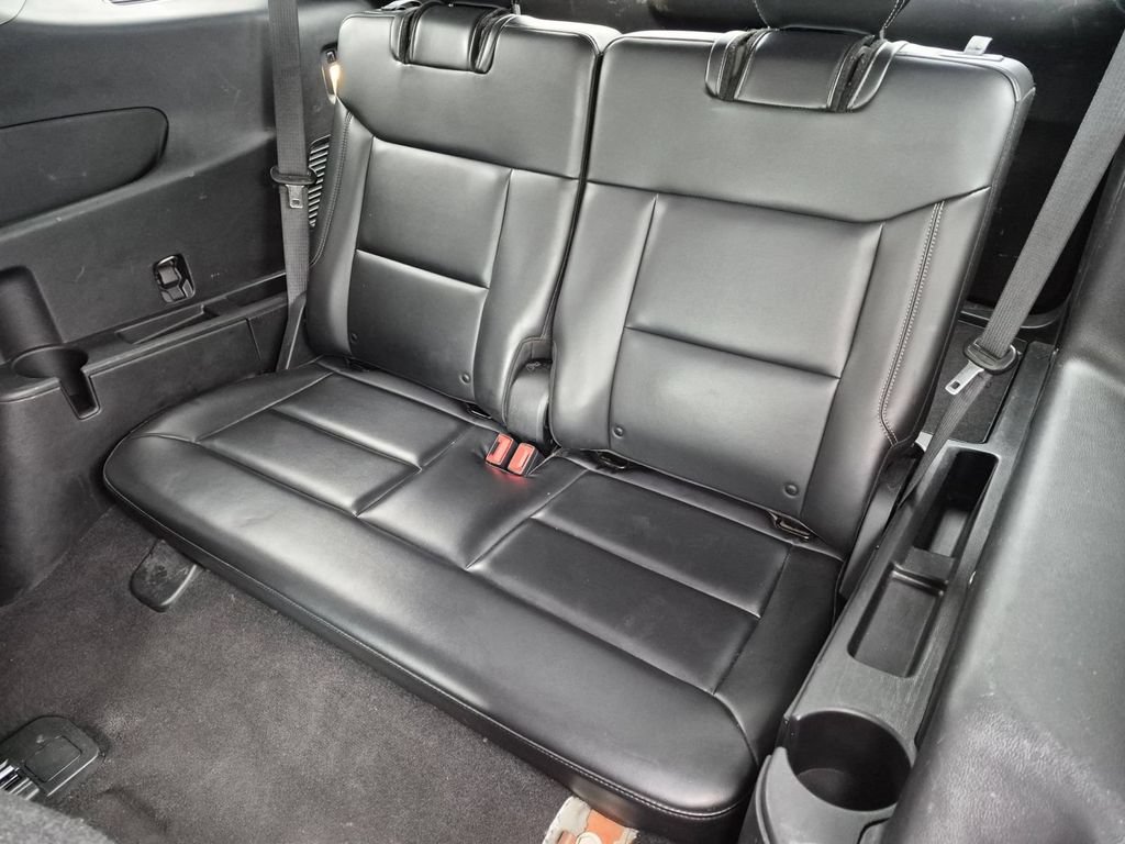 Used 2021 Ford Explorer XLT w/ Equipment Group 202A AWD/4WD image 28