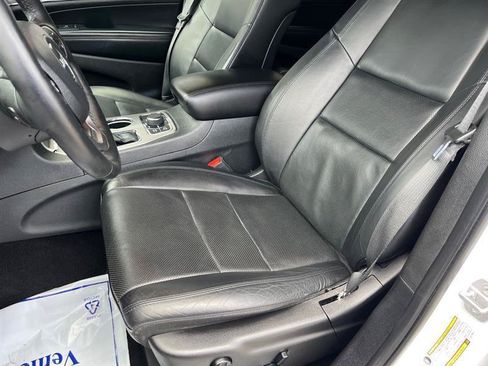 Used 2019 Jeep Grand Cherokee Limited w/ Luxury Group II AWD/4WD image 11