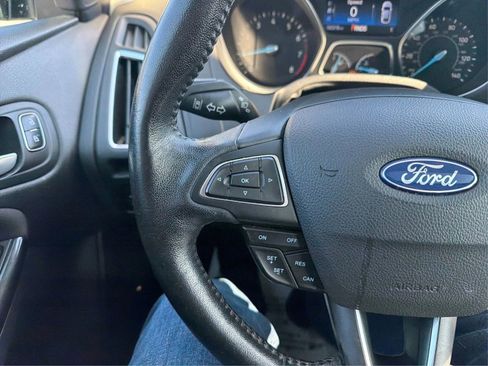 Used 2017 Ford Focus Titanium w/ Titanium Technology Package image 32