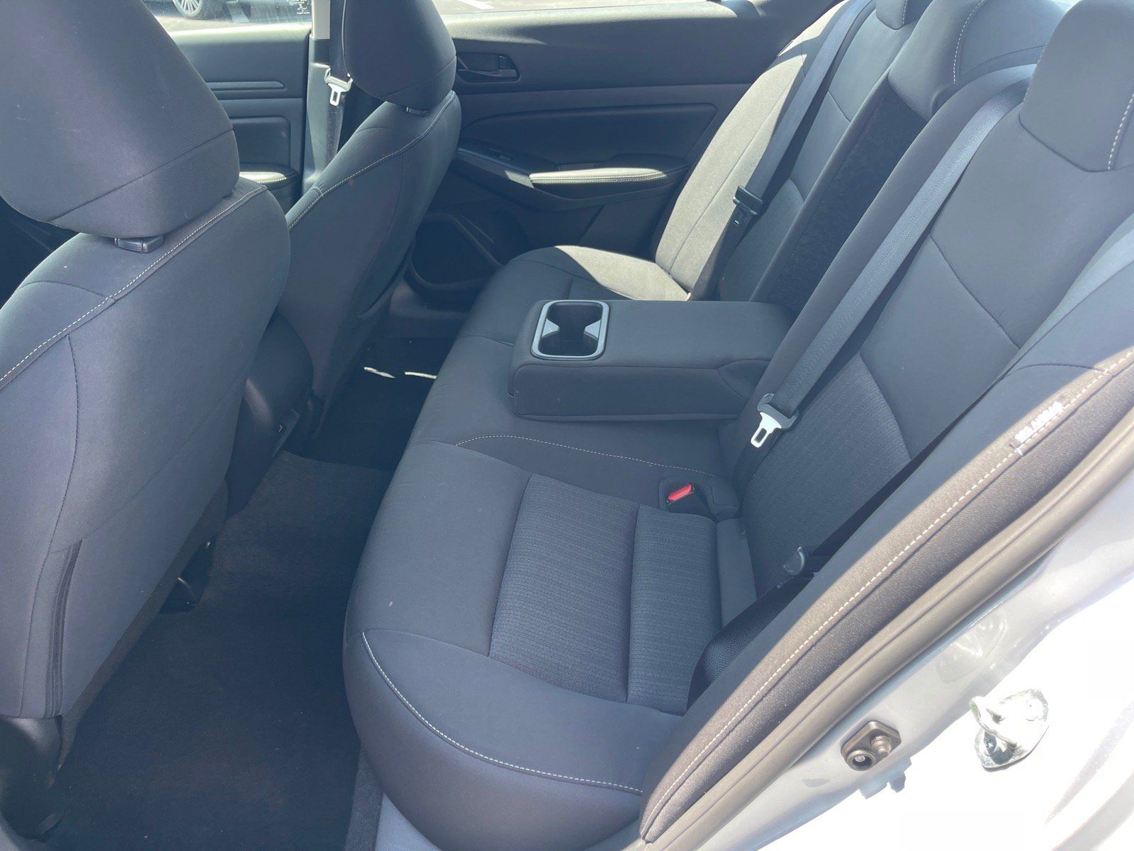 Used 2025 Nissan Altima 2.5 SV FWD image 11
