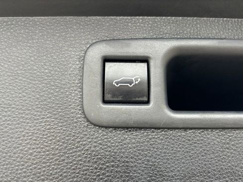 Used 2022 Toyota Highlander LE image 31