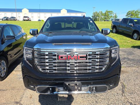 Certified 2022 GMC Sierra 1500 Denali w/ Technology Package AWD/4WD image 2