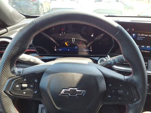 Used 2025 Chevrolet Trax RS w/ Driver Confidence Package image 9