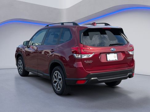 Used 2021 Subaru Forester Premium AWD/4WD image 7