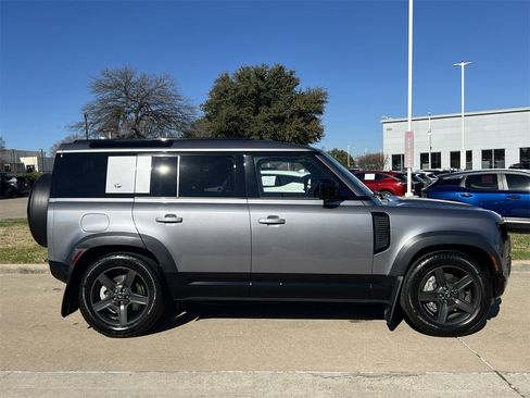 Used 2023 Land Rover Defender 110 X-Dynamic SE image 3