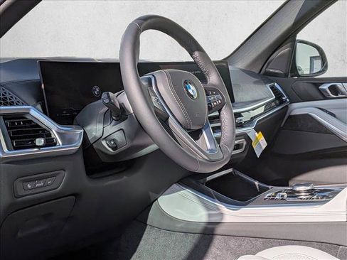 New 2026 BMW X5 xDrive40i w/ Climate Comfort Package image 3