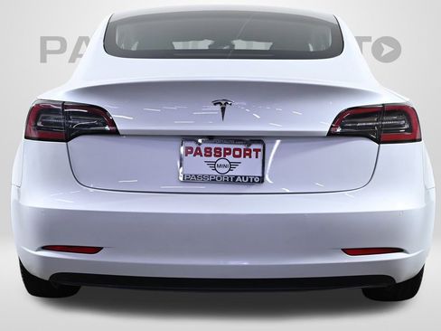Used 2021 Tesla Model 3 Standard Range Plus image 8