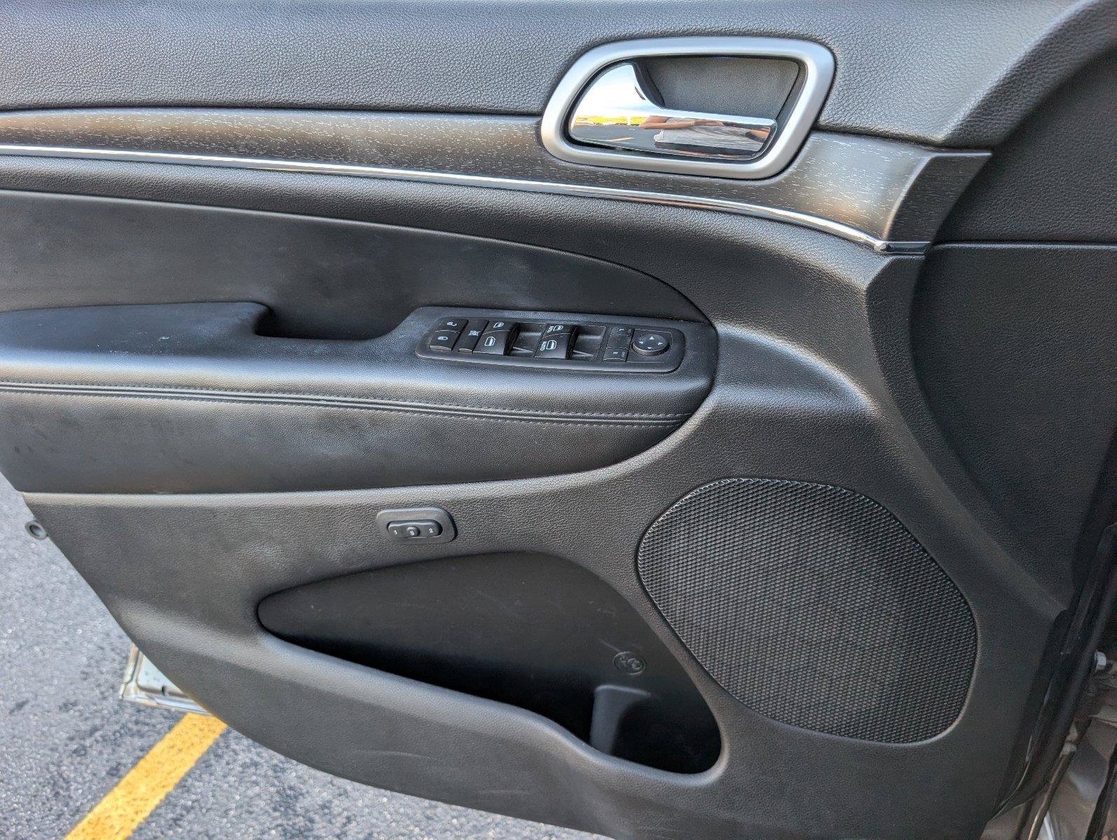 Used 2018 Jeep Grand Cherokee Limited RWD image 18