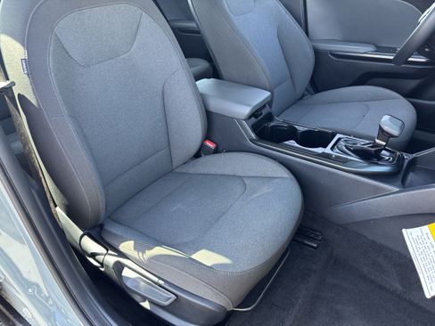 Used 2025 Kia K4 FWD image 8