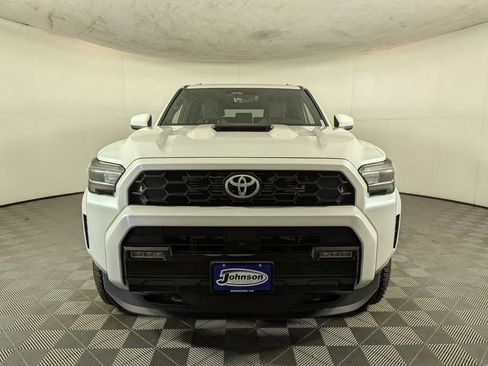 Used 2025 Toyota 4Runner TRD Sport AWD/4WD image 2