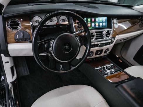 Used 2011 Rolls-Royce Ghost image 21