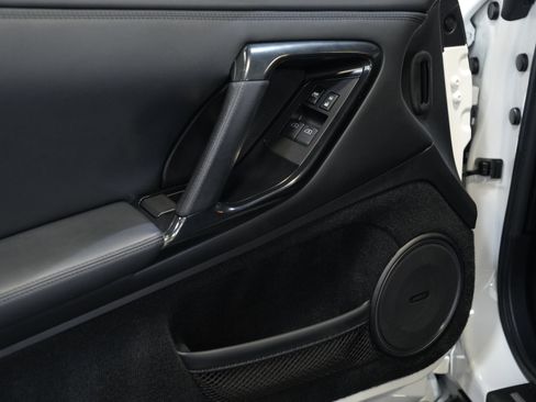 Used 2017 Nissan GT-R Premium AWD/4WD image 26