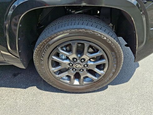 New 2025 Toyota Tundra Platinum image 4