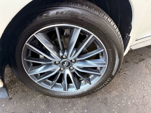 Used 2018 INFINITI QX60 3.5 Sport Utility 4D w/ Deluxe Technology Package image 42