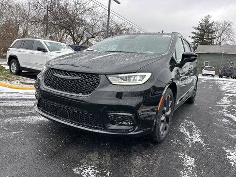 New 2026 Chrysler Pacifica Select image 20