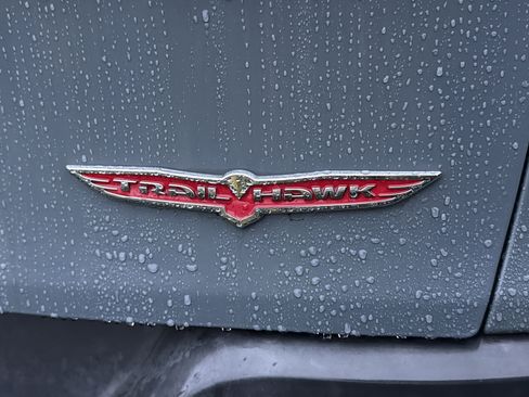 Used 2015 Jeep Cherokee Trailhawk w/ Comfort/Convenience Group image 7