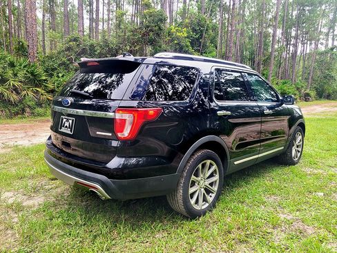 Used 2016 Ford Explorer Limited w/ Equipment Group 301A FWD image 4