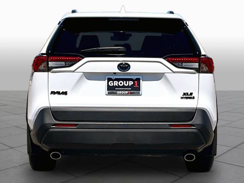 Used 2024 Toyota RAV4 XLE w/ Convenience Package AWD/4WD image 4
