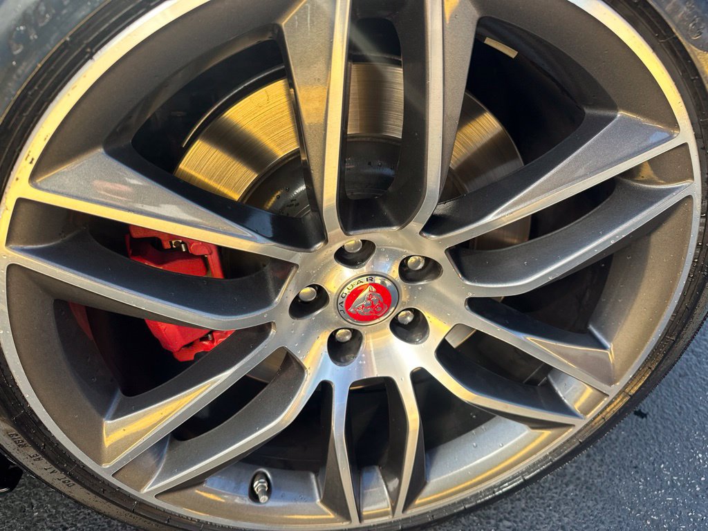 Used 2020 Jaguar F-TYPE R AWD/4WD image 4